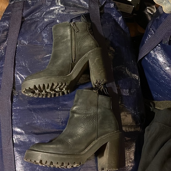 DR Martens, The original, Magdalena, Black Leather, Chelsea Ankle Boot. - Picture 2 of 11